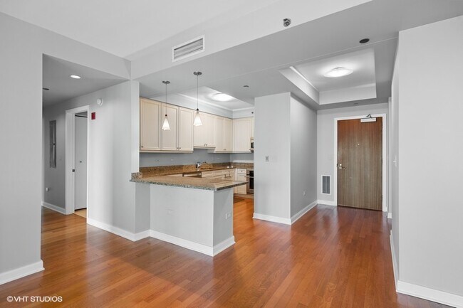 Building Photo - 130 N Garland Ct