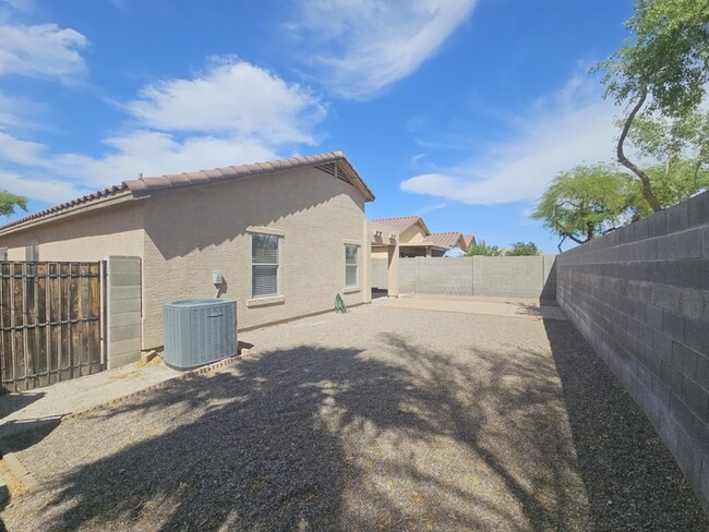 Building Photo - 8547 E Lobo Ave