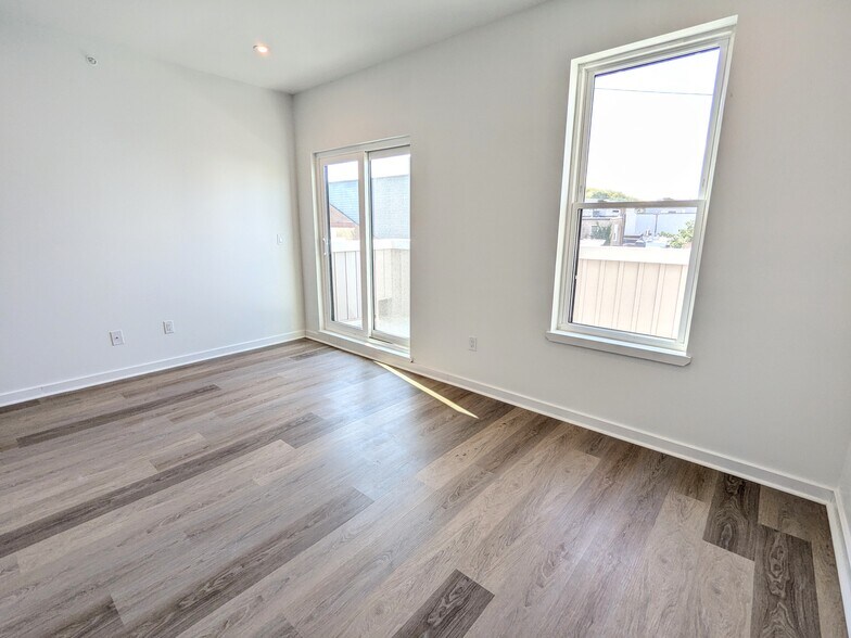 Building Photo - 1503 N Stillman St