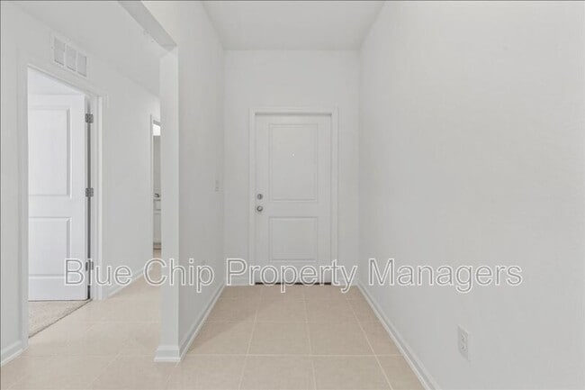 Building Photo - 2295 Green Valley St