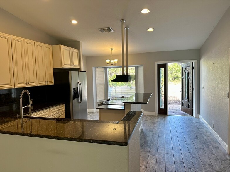 Building Photo - 473 Flamingo Blvd