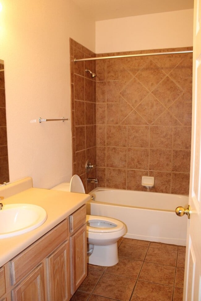 Building Photo - 3 Bedroom, 2 Bath Home for Rent