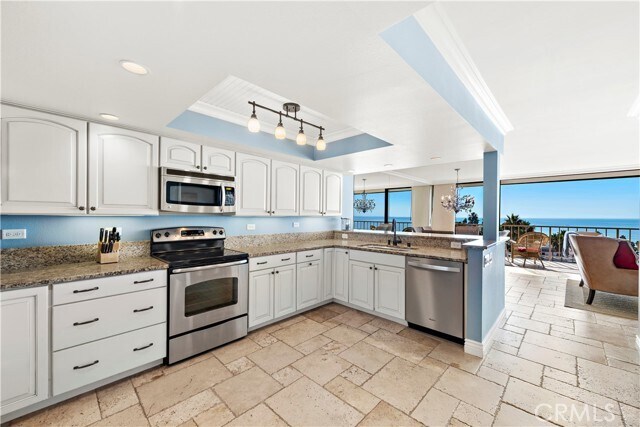 Building Photo - 405 Avenida Granada