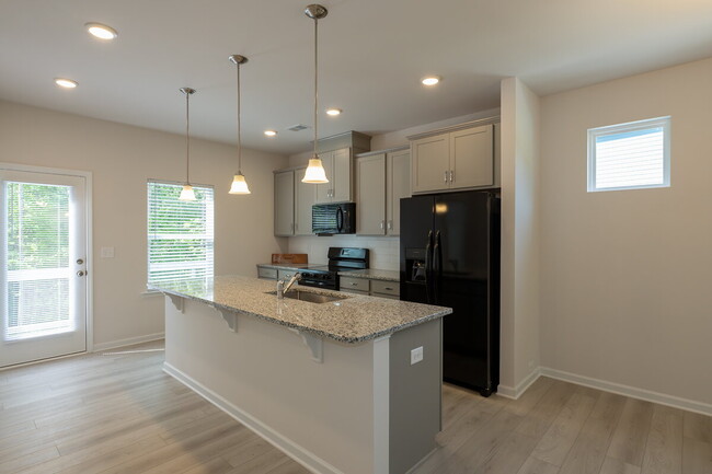 Building Photo - "Spacious 4-Bedroom Retreat with 3.5 Baths...