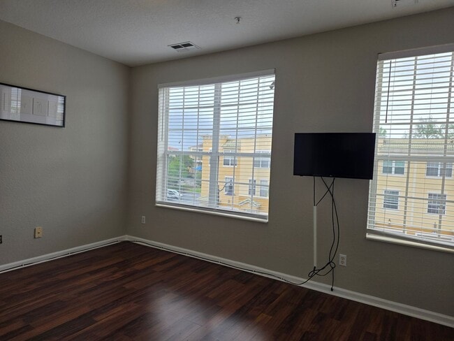 Building Photo - Three Bedroom Townhouse at Vista Cay in Orlando