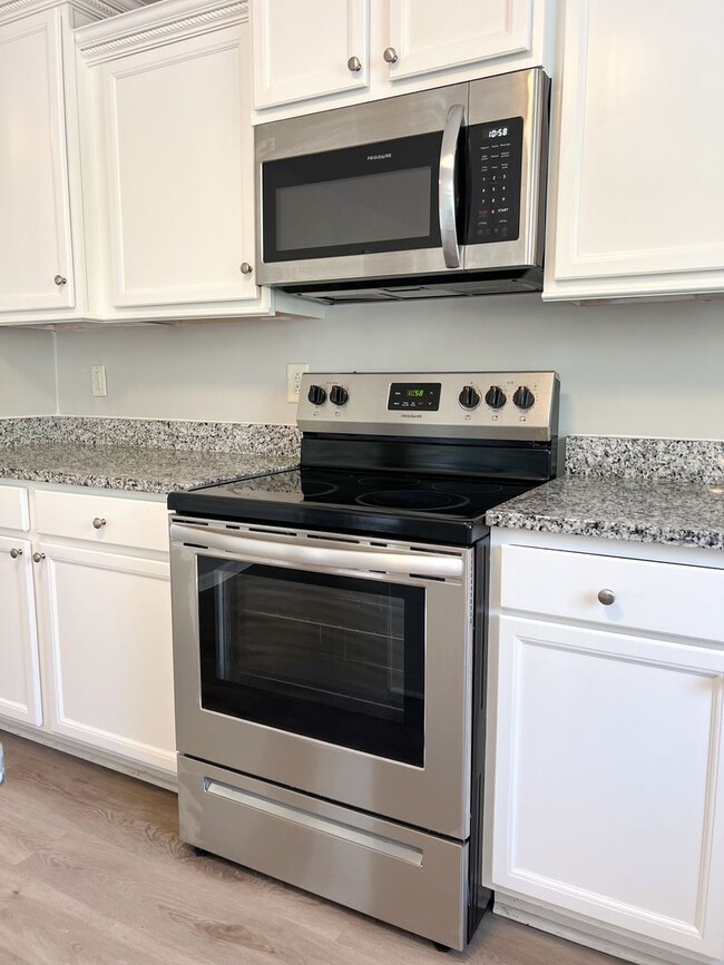 Building Photo - Beautiful 3-Bedroom Home with Bonus Room, ...