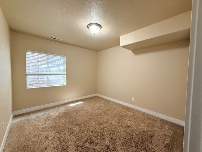 Building Photo - 6531 Wexford Dr