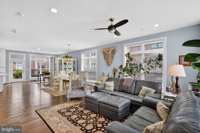 Building Photo - 3248 Royal Fern Pl