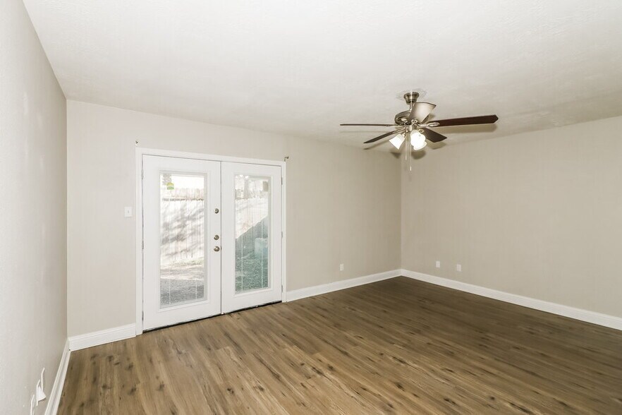 Building Photo - 4167 Amir St