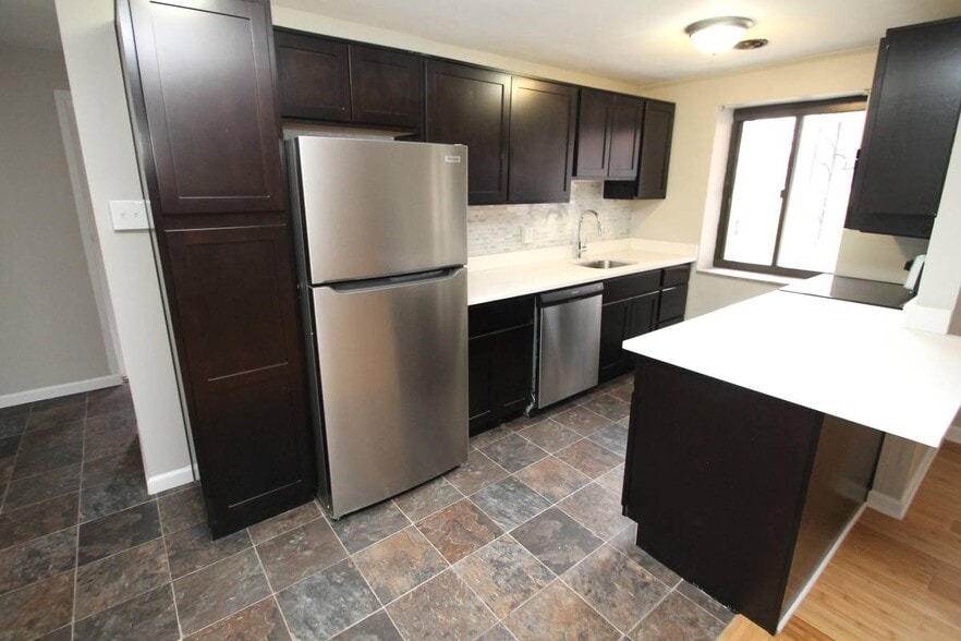 Fieldbrook Kitchen - Fieldbrook Apartments