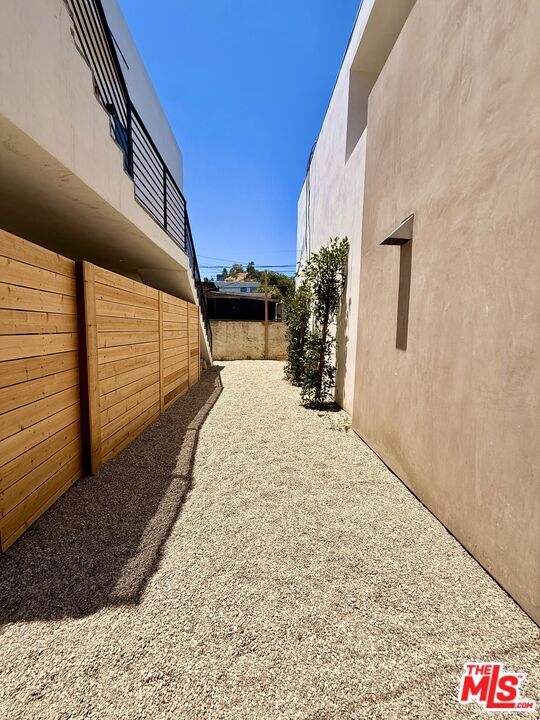 Building Photo - 2707 Benedict St