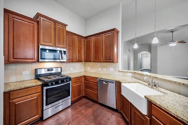 Building Photo - 1909 Goldilocks Ln