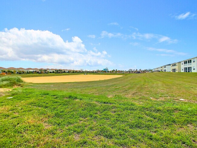 Building Photo - 9338 Sommerset Hills Dr
