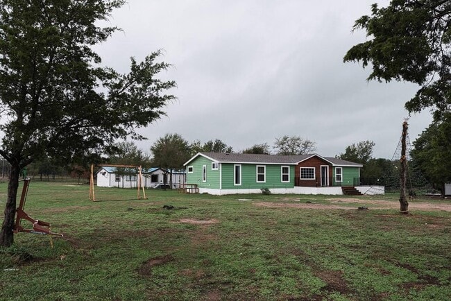 Building Photo - 1185 FM812