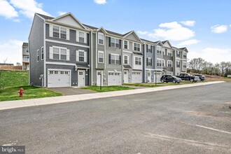 Building Photo - 330 Cadbury Dr