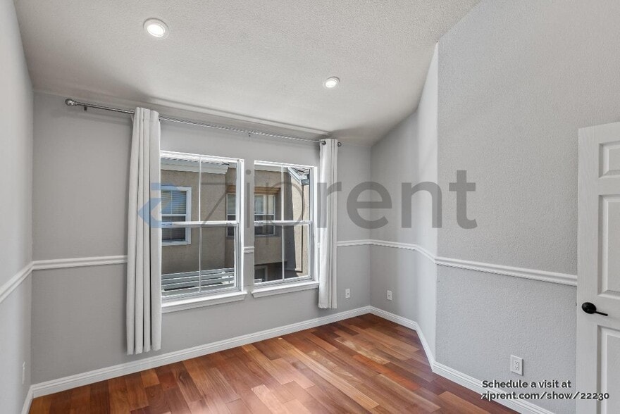 Building Photo - 437 Camille Cir