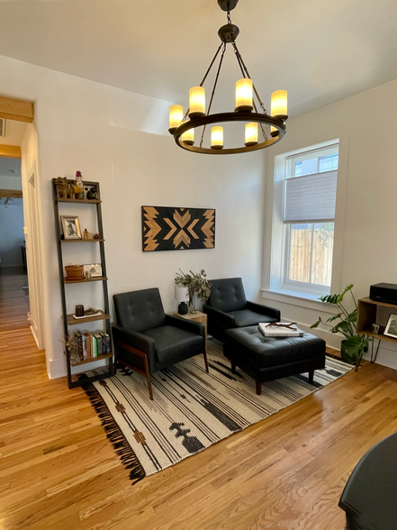 Building Photo - 308 Arno St NE