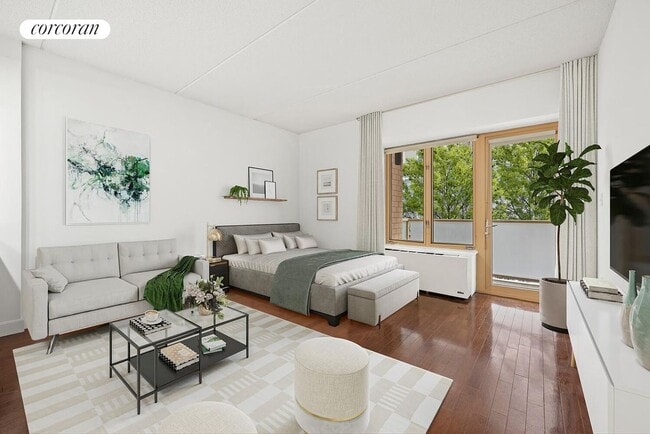 Primary Photo - 41-34 Crescent St