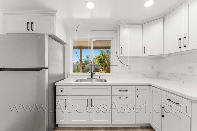Building Photo - 10946 Thrush Dr