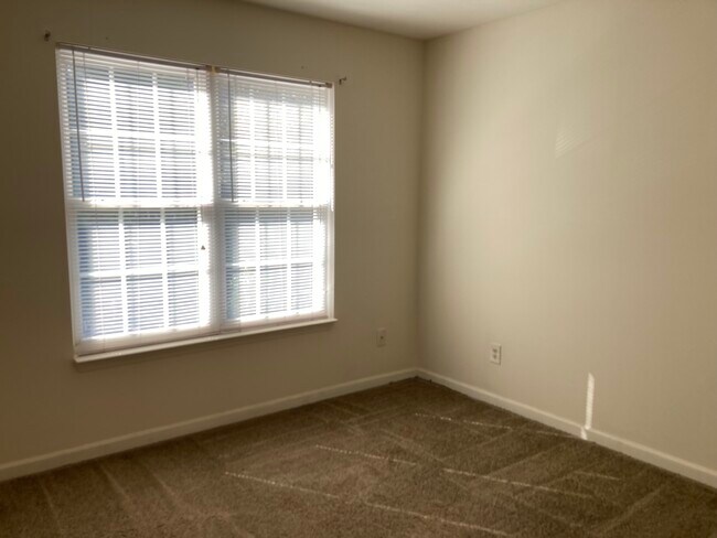 Building Photo - 31 Red Ln