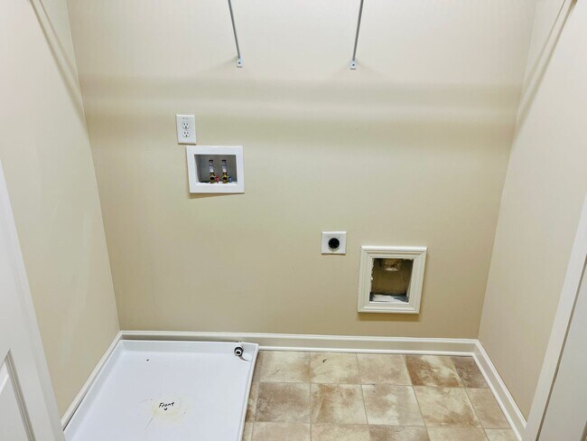 Building Photo - Wow! Check out this charming 3-bedroom, 2....