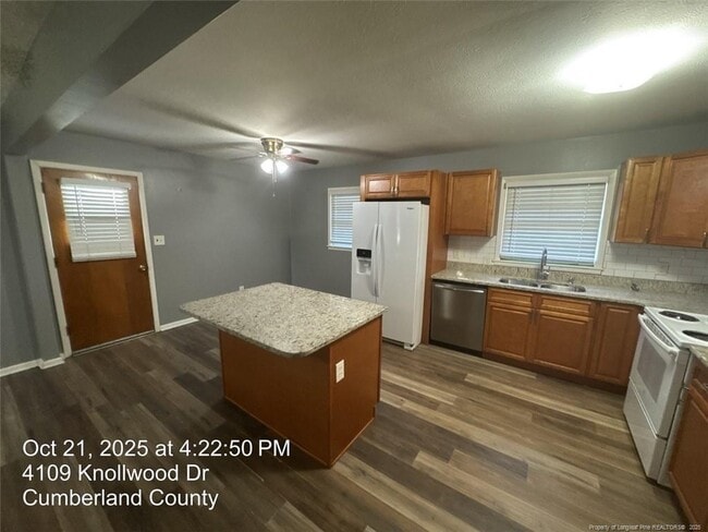 Building Photo - 4109 Knollwood Dr