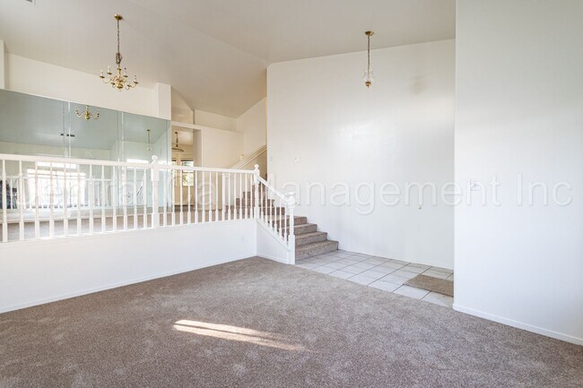 Building Photo - 4 Bedroom/2.5 Bath Home located in RiverLakes - $2645 Per month!