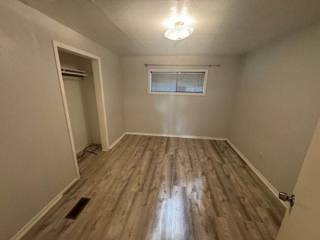 Building Photo - Available Now! 3 Bedroom Home Near OSU – $2,295/month