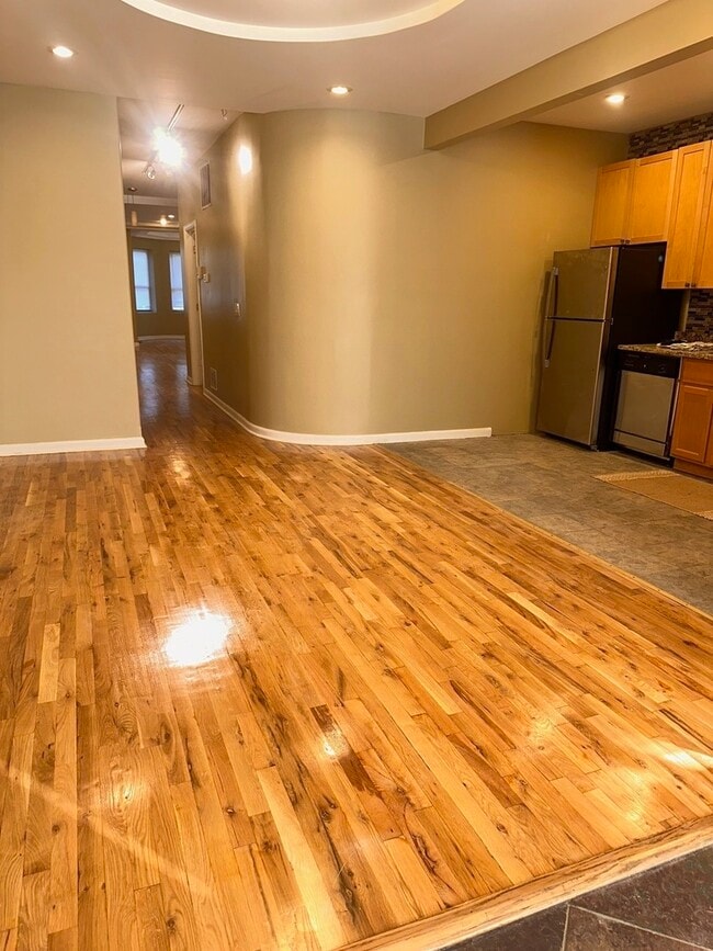 Building Photo - 6716 S Chappel Ave