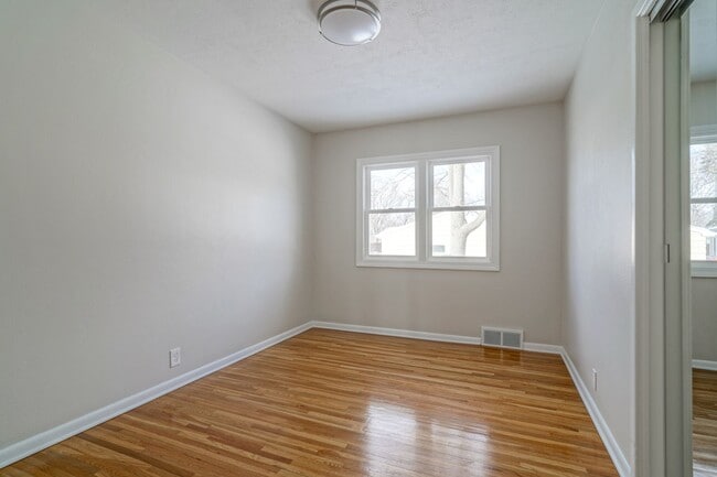 Building Photo - 1610 9th Ave N