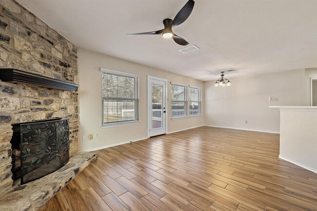 Building Photo - 2003 Dayflower Trce