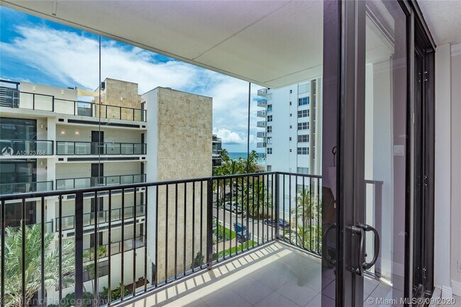 Building Photo - 2101 S Ocean Dr