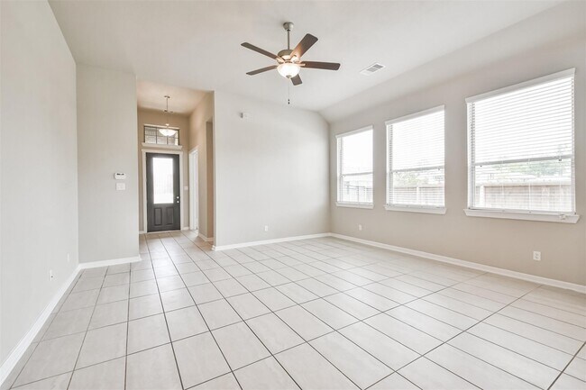 Building Photo - 27025 Sofia Forest Dr