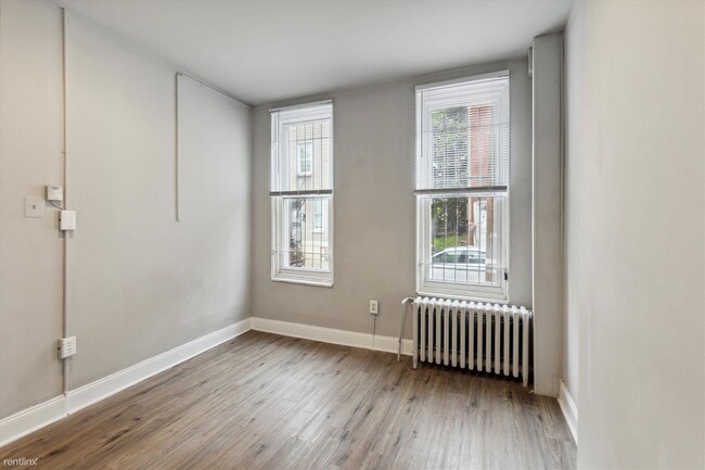 Building Photo - 1 br, 1 bath Triplex - 1707 N Gratz ST Uni...