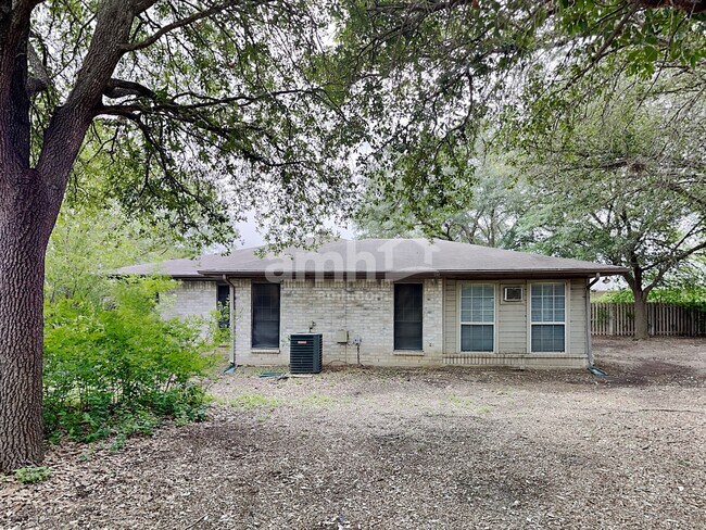 Building Photo - 874 Garden Cir