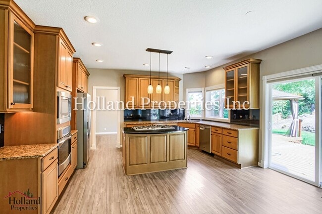 Building Photo - 16308 SW Timberland Dr