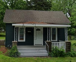 Building Photo - 2005 S Locust St