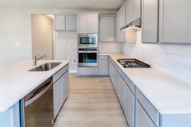 Building Photo - 113 Watercourse Wy