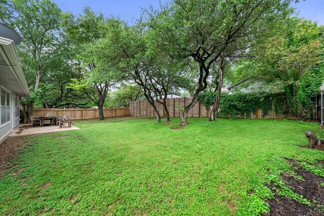 Building Photo - 10410 Cayuse Cove