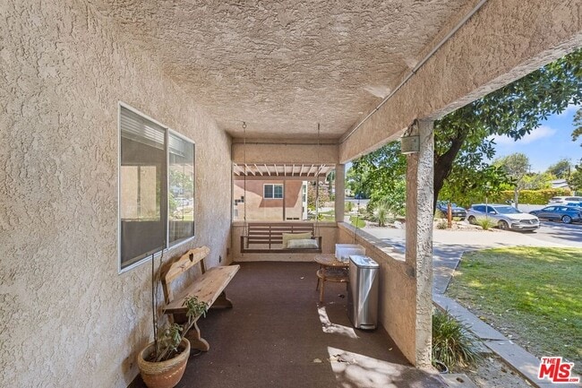 Building Photo - 5723 Stansbury Ave