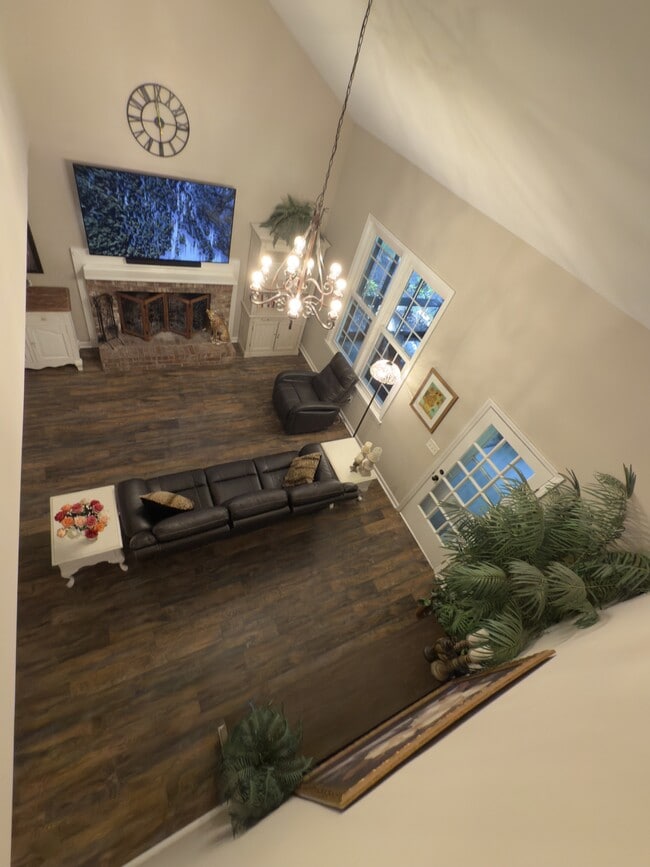 Building Photo - 989 Colonial Dr