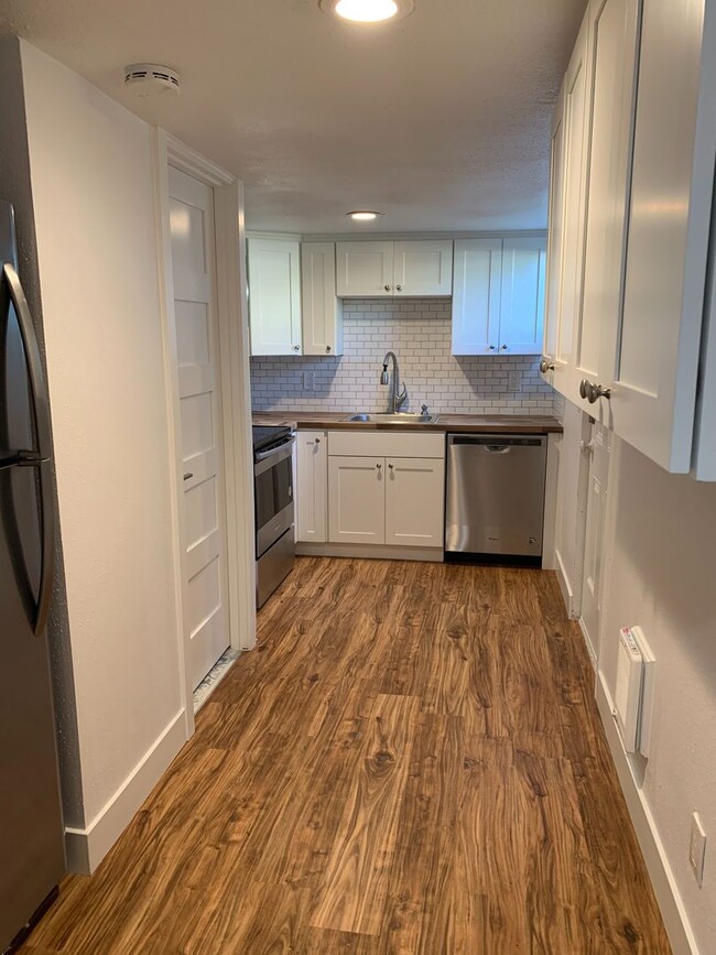 Building Photo - Newly remodeled 1bedroom