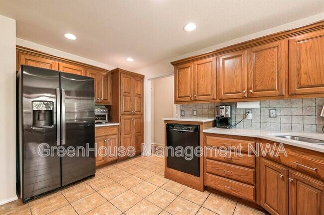 Building Photo - 28 Latshaw Dr