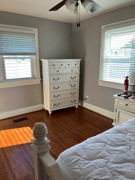 Building Photo - 454 Hanson Ave