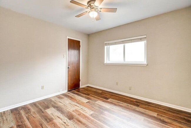 Building Photo - 3121 Seafoam Dr