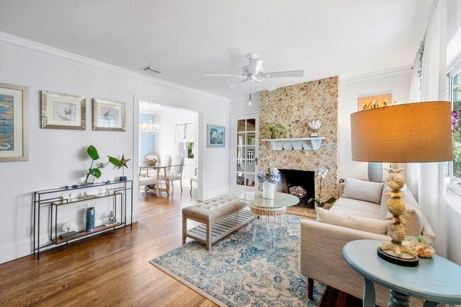 Building Photo - 902 E Boca Raton Rd