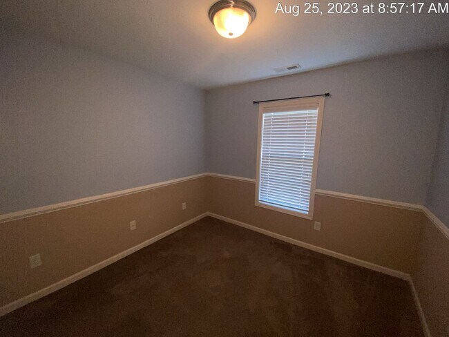 Building Photo - 299 Ranier Dr