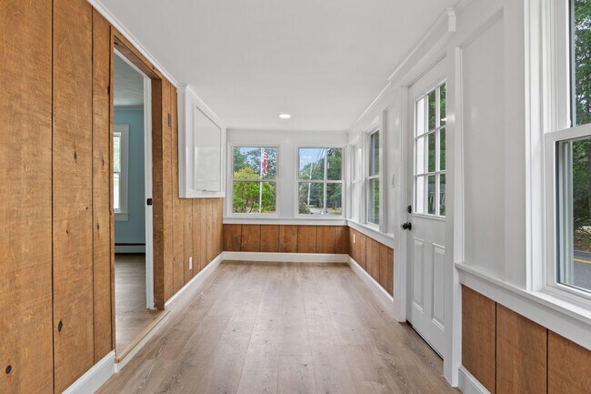 Building Photo - 381 Littlefield Rd