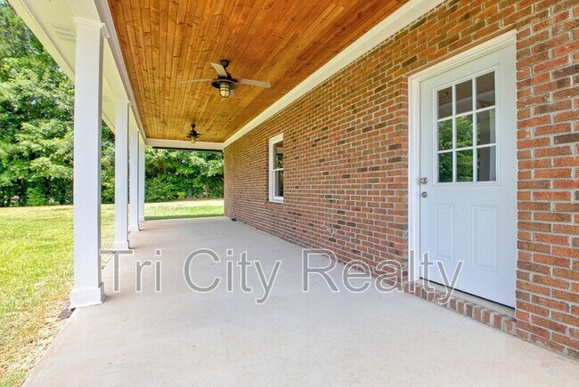 Building Photo - 630 Hawthorne Pl