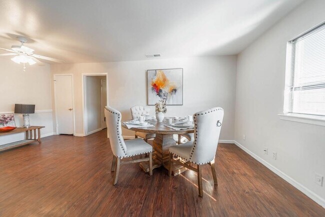 Building Photo - 4723 Merwin St